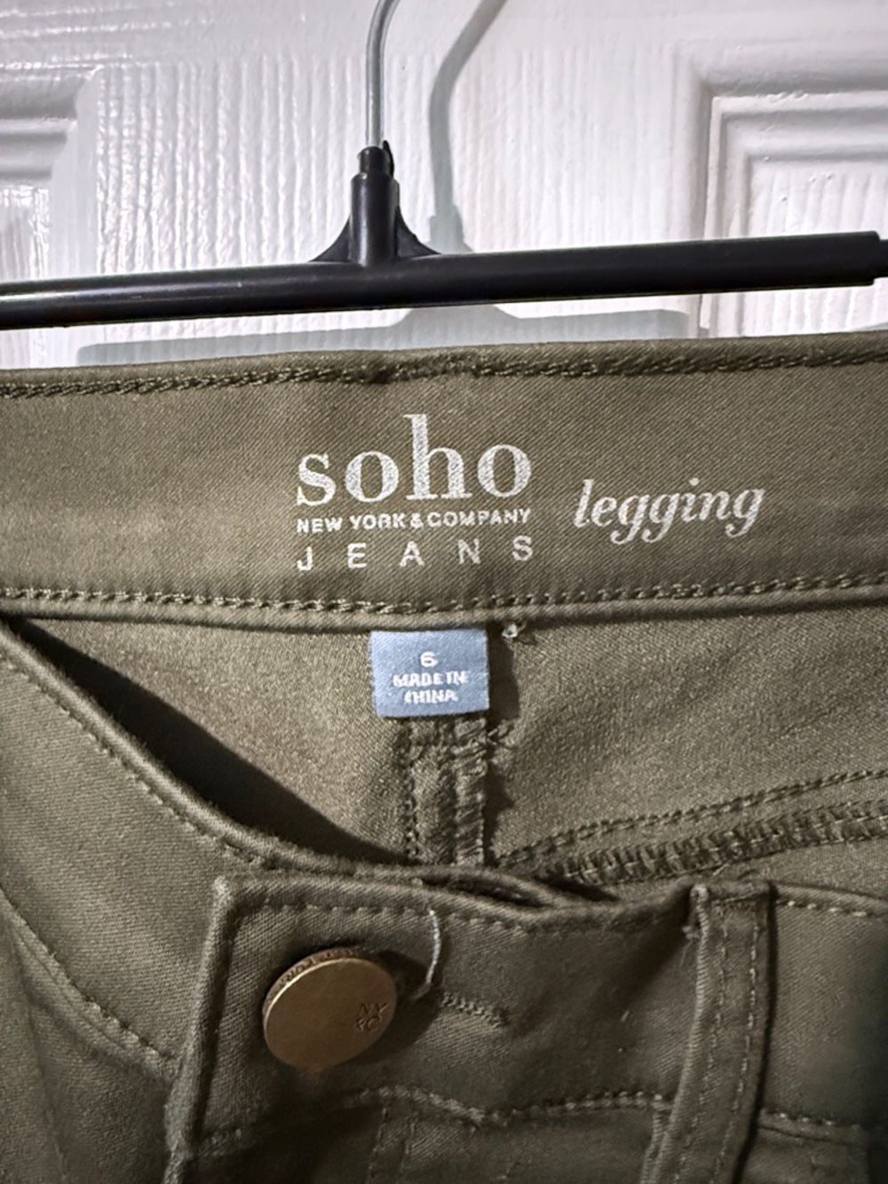 New York & Company Olive Green Cargo Pants - Picture 4 of 5